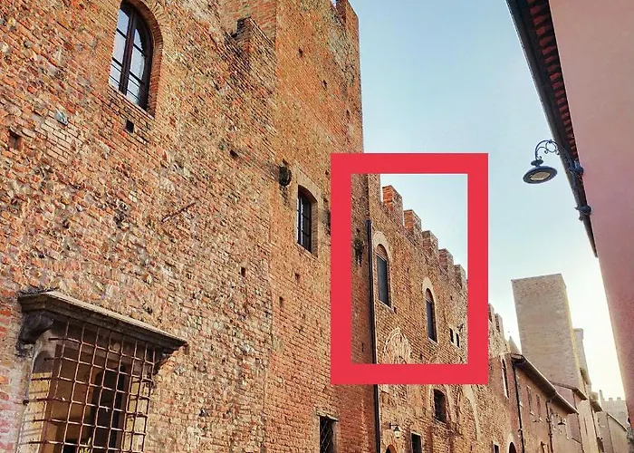 Palazzo Stiozzi Ridolfi *